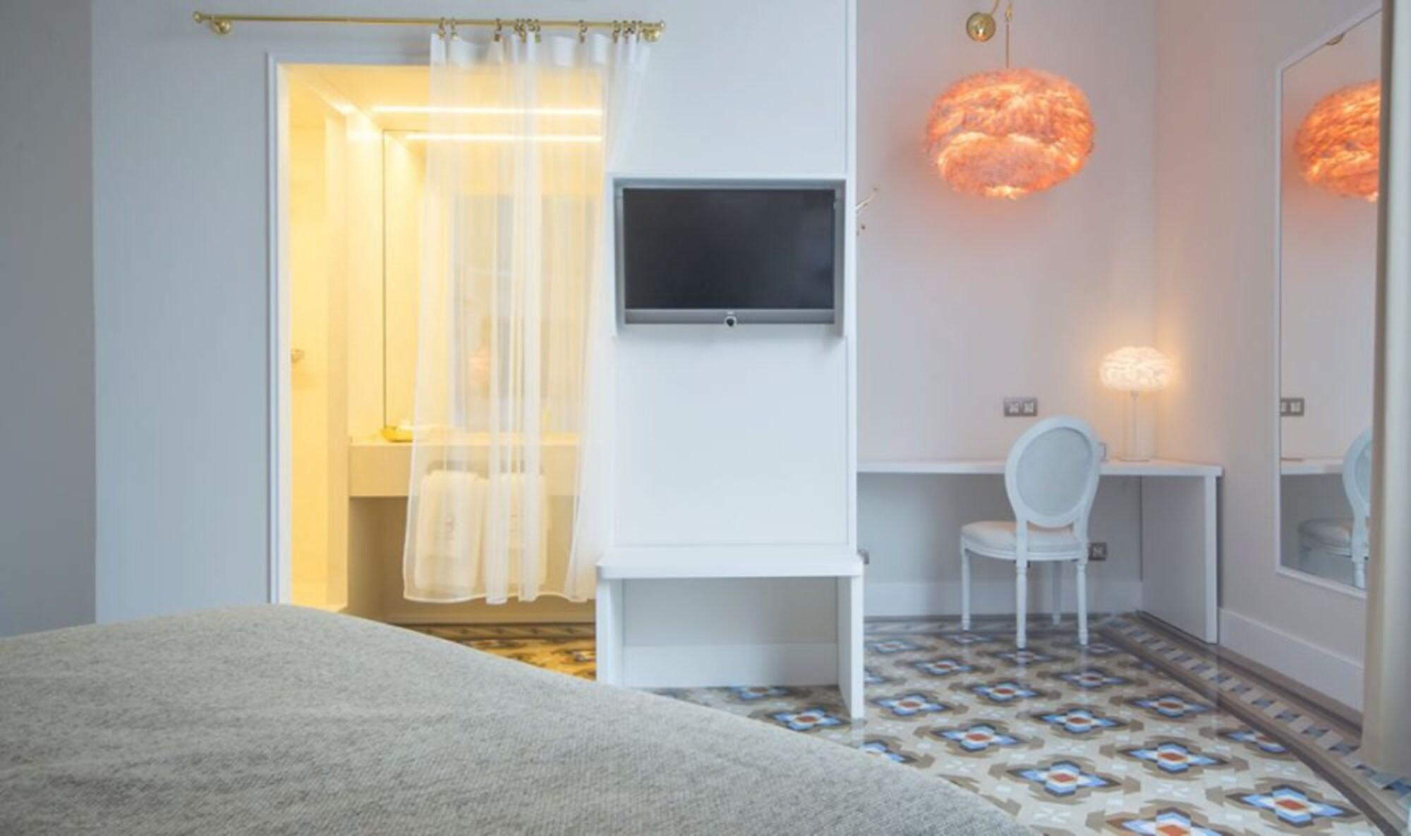 ANAKENA HOUSE MODERNIST BED AND BREAKFAST | ⋆⋆⋆ | BARCELONA, SPAIN | SEASON  DEALS FROM €174